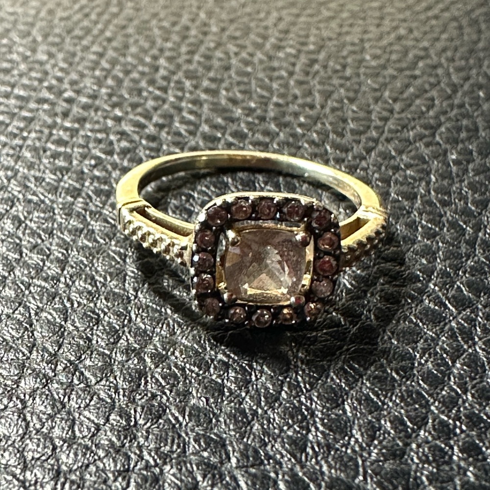 10k Gold  Ring with mystic topaz